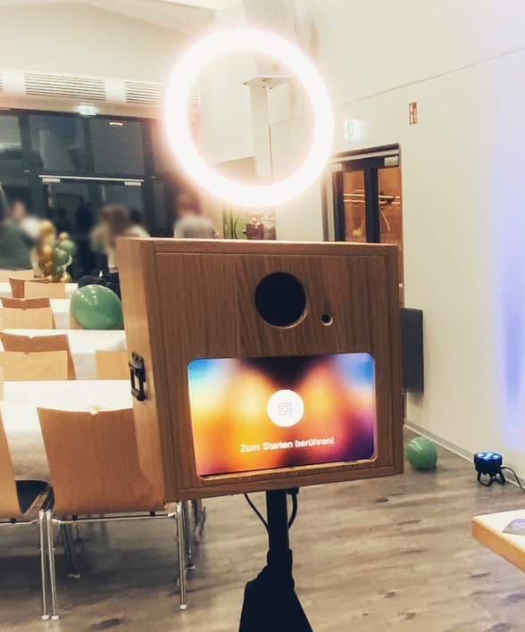 Fotobox mit Profi-Fotodrucker (150 Auszüge inkl.)