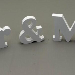 Dekorative Mr & Mrs Schriftzüge (weiß)
