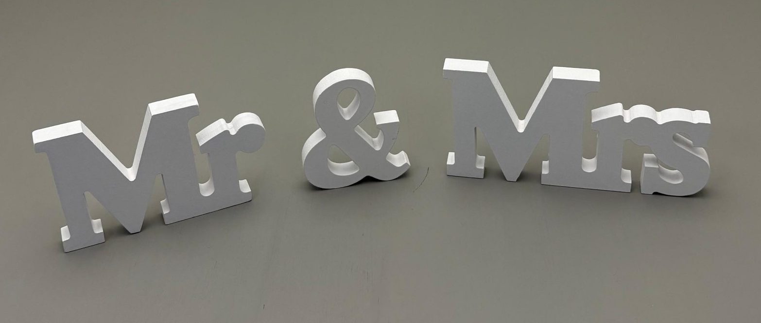 Dekorative Mr & Mrs Schriftzüge (weiß)